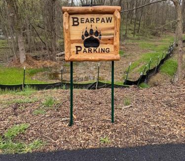 Berryville Apartment | Cozy Cottage Sleeps 4 Walk to Downtown Springs