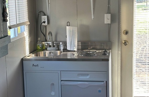 Winona Cottage | Cozy Cottage. Straight Access to Brimstone Trails. Pets. Multiple Hot Tubs