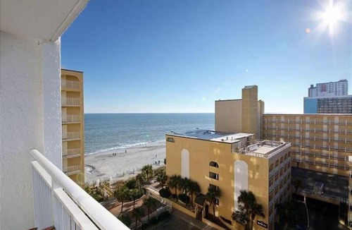 Myrtle Beach House | Cozy Couple's Getaway - King Bed and Ocean Views