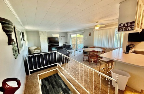 Doniphan House | Cozy Current River Cabin, Doniphan on the water.