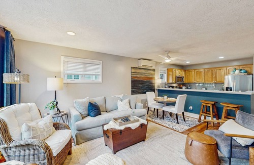 Seven Devils Condo | Cozy Escape | Perfect Couples Retreat near Banner Elk | 2 Private King Suites