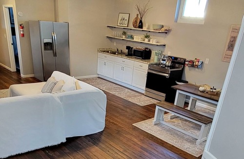 Leavenworth House | Cozy, historical retreat near the Overlook