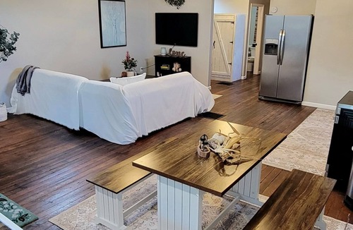 Leavenworth House | Cozy, historical retreat near the Overlook