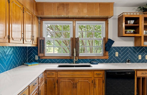 Mills River Cottage | Cozy home- hot tub, views, huge 1 acre fenced yard & fire pit! Bring 3 dogs.