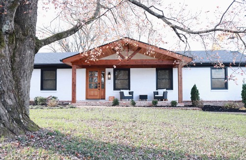 Hebron Estates House | Cozy Home Near Bourbon Trail, & KY Derby, Large Covered Patio, Fenced Backyard