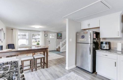 South Bend House | Cozy Home w Sonos 9 Min Walk to Notre Dame