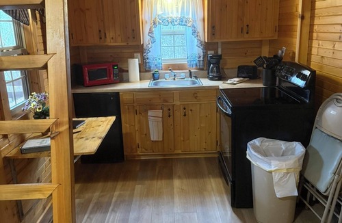 Mammoth Cave Cabin | Cozy Hot Tub Cabin Near Mammoth Cave - Perfect for Couples