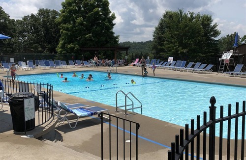 Bronston Condo | Cozy Lake Cumberland Condo