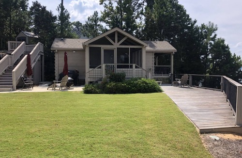 Modoc Shores Cabin | Cozy Lakefront Log cabin with miles of view plus small beach!