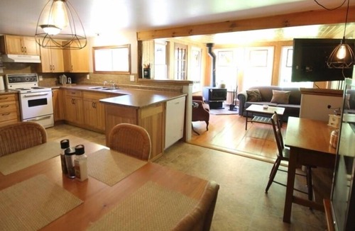 Central Huron Cottage | Cozy Log Cabin - Walk to Lake Huron!