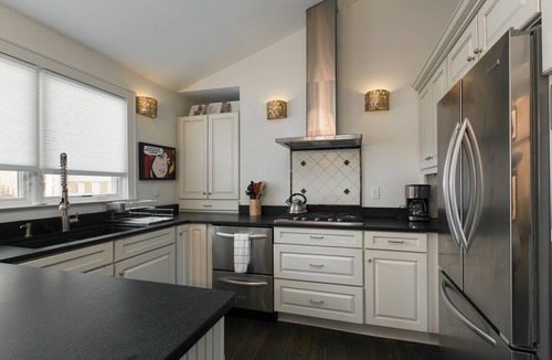 Charlotte Street House | Cozy, luxury, jacuzzi, downtown and fenced yard for pets!