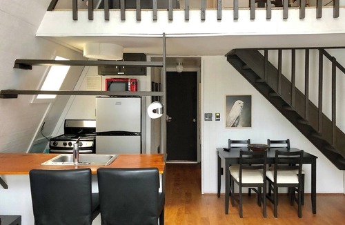 Berkeley Springs Cabin | Cozy Modern Private Cabin w/Hot Tub in Coolfont.
