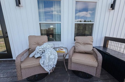 Court House House | Cozy Modern Retreat in Floyd with Fire Pit and Peaceful Mountain Views