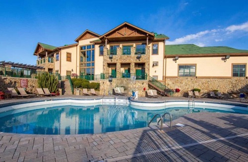 Sevierville Resort | Cozy Mountain Escape at Wyn Smoky Mountains - 1 Bd. – Family Fun Near Dollywood