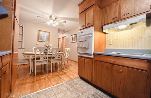 Midway House | Cozy Mountain Retreat:The Ultimate WV Getaway w/large hot tub on spacious porch