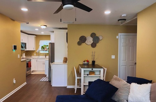 Oakhurst House | Cozy Pet friendly Decatur Guesthouse. 2 Full Bath with 2 Car Garage!