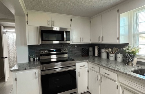Danville House | Cozy Pet-friendly Home with Fully Fenced Yard and Quiet Location Sleeps 6