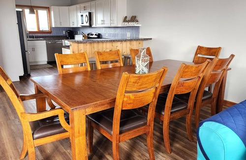 South Nags Head House | Cozy + Quiet S Nags Head Home- Short walk to beach, gorgeous ocean + sound views