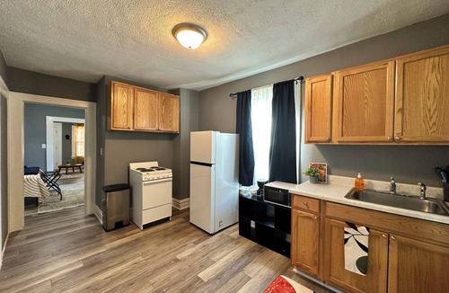 Reidsville House | Cozy Reidsville getaway Walk downtown Entire 1BR