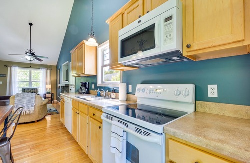 Taylorsville Cottage | Cozy Resort-Style Escape on Taylorsville Lake!