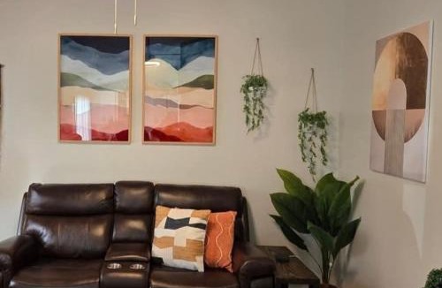 Murraysville House | Cozy Retreat Home Hot Tub, Game Room, & Fire Pit !