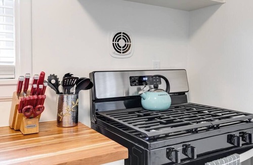 Richmond House | Cozy Retreat w/Fenced Yard & Fire Pit