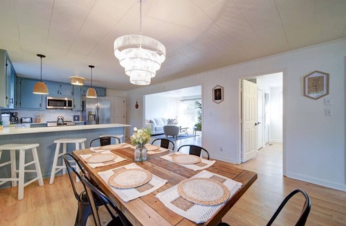 Belmont Historic District House | Cozy Riverside Cottage—Quiet—3-Beds—Fully Updated!