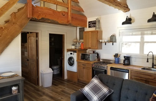 Crofton Cabin | Cozy Rustic Cabin With All The Extras.