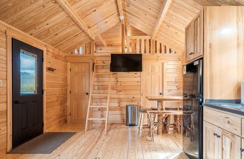 Heidelberg Cabin | Cozy Stargazing Cabin with Hot Tub near Red River Gorge in Estill County, Kentucky