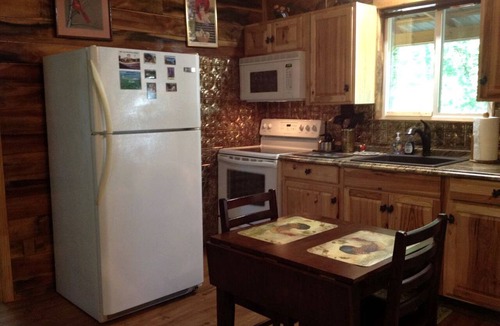 Pittsburg House | Cozy Two Person Cabin Rental near London, Kentucky, with direct access to Daniel Boone National Forest
