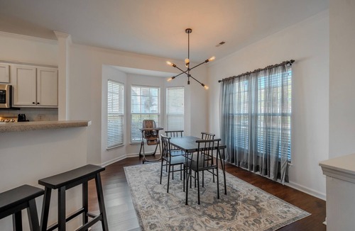 Greer House | Cozy, Updated 2BR/2.5BA End-Unit Townhome, Greer SC