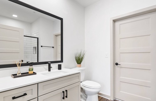 Wilmington Apartment | Cozy Upscale Apartment