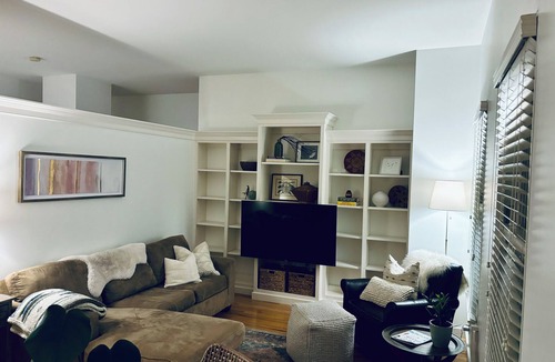 City Center Condo | cozy urban condo-free garage parking & upscale hotel amenities
