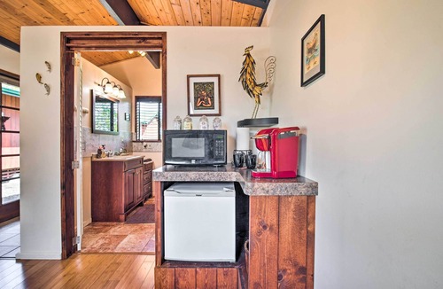Mountain View Apartment | Cozy Volcano Studio w/Phenomenal Rainforest Views