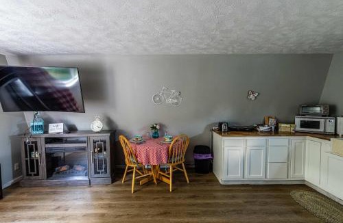 Walland House | Cozy Walland mountain retreat family