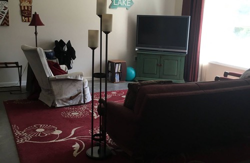 Harriman Apartment | Cozy Waterfront 1-bedroom with WiFi and AC in charming Harriman