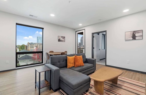 Lockerbie Square Apartment | CozySuites Mass with lounge and roof deck #39
