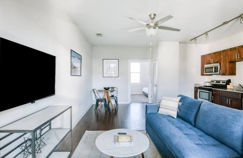 Music Row Apartment | CozySuites Music Row Chic 1BR in Nashville! 57