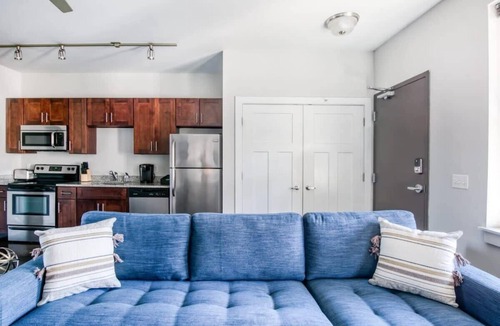 Music Row Apartment | CozySuites Music Row Chic 1BR in Nashville! 57