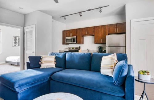 Music Row Apartment | CozySuites Music Row Charming 1BR in Nashville! 04
