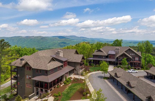 Lenoir Condo | Craig 304 Condo at the Blue Ridge Mountain Club! Luxury studio with great amenities!