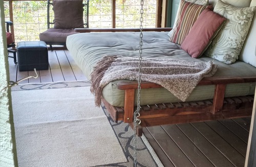 Pickens Cabin | Creek side mtn cabin Near hiking, waterfalls, lakes& golf. Pets/dogs 25lb less
