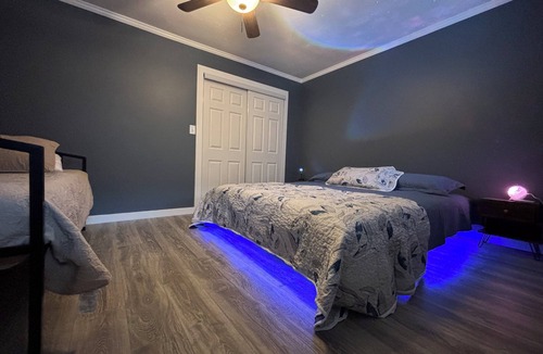 Briceville House | Creekside Blue- Modern 4 Bedroom farmhouse, trail access, plenty of parking,