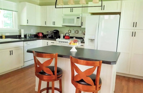 Waynesville Cottage | Creekside Cottage Near Parkway