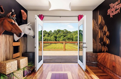 Frankfort House | Creekside Escape Bourbon Trail w/Sauna Firepit Hot Tub Themed Spaces Speakeasy