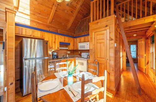 Black Mountain Cabin | Creekside Log Cabin Retreat in Black Mountain