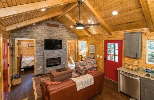 Rogers House | Creeksong- Firepit, WiFi, Creek View, Hiking