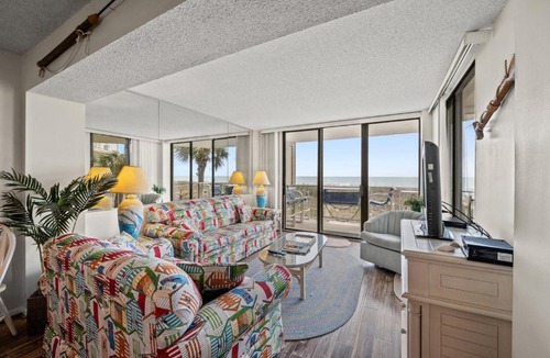 Windy Hill Apartment | Crescent Sands WH G1 - Bright beach condo with oceanfront with pool and picnic area