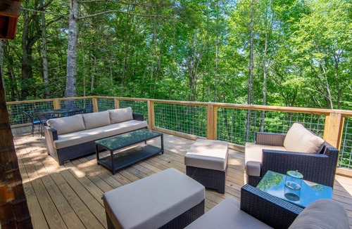 Lansing Cabin | Crest Cabin | River Access Adventures | 3 Acres to Explore