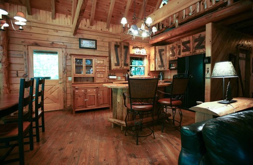 Oneida Cabin | Crickett Lane - Unequaled Vacation Experience! 8 Stall barn